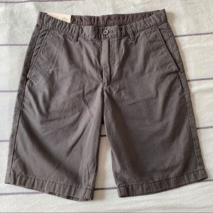 NWT Uniqlo Men’s Dark Grey Chinos Waist 30-33 Med